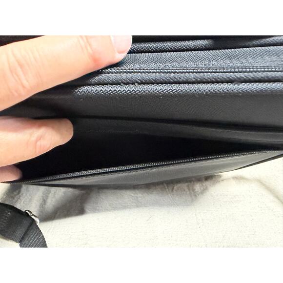 Samsonite Laptop Bag Briefcase 16” Black Soft Case Expandable Travel Work Bag - Picture 11 of 16